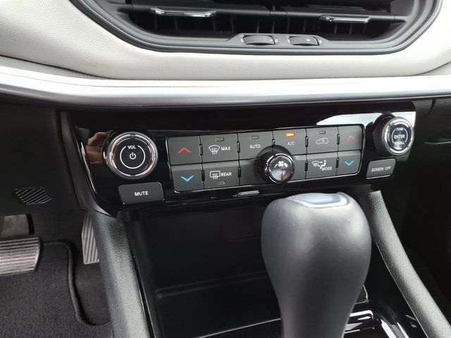 Used 2025 Jeep Compass Limited AWD/4WD image 26