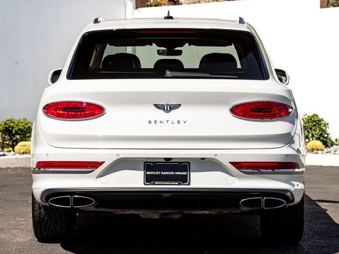 Used 2024 Bentley Bentayga AWD/4WD image 13