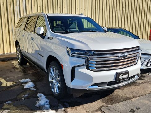 Used 2022 Chevrolet Suburban High Country image 5