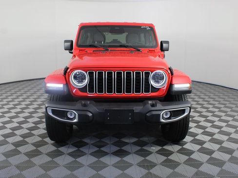 Used 2025 Jeep Wrangler Unlimited Sahara AWD/4WD image 25