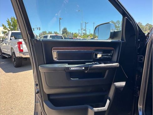 Used 2018 RAM 1500 Laramie w/ Convenience Group AWD/4WD image 15