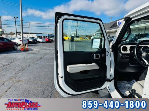 Used 2022 Jeep Gladiator Overland image 58