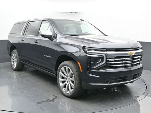 New 2026 Chevrolet Suburban High Country image 2