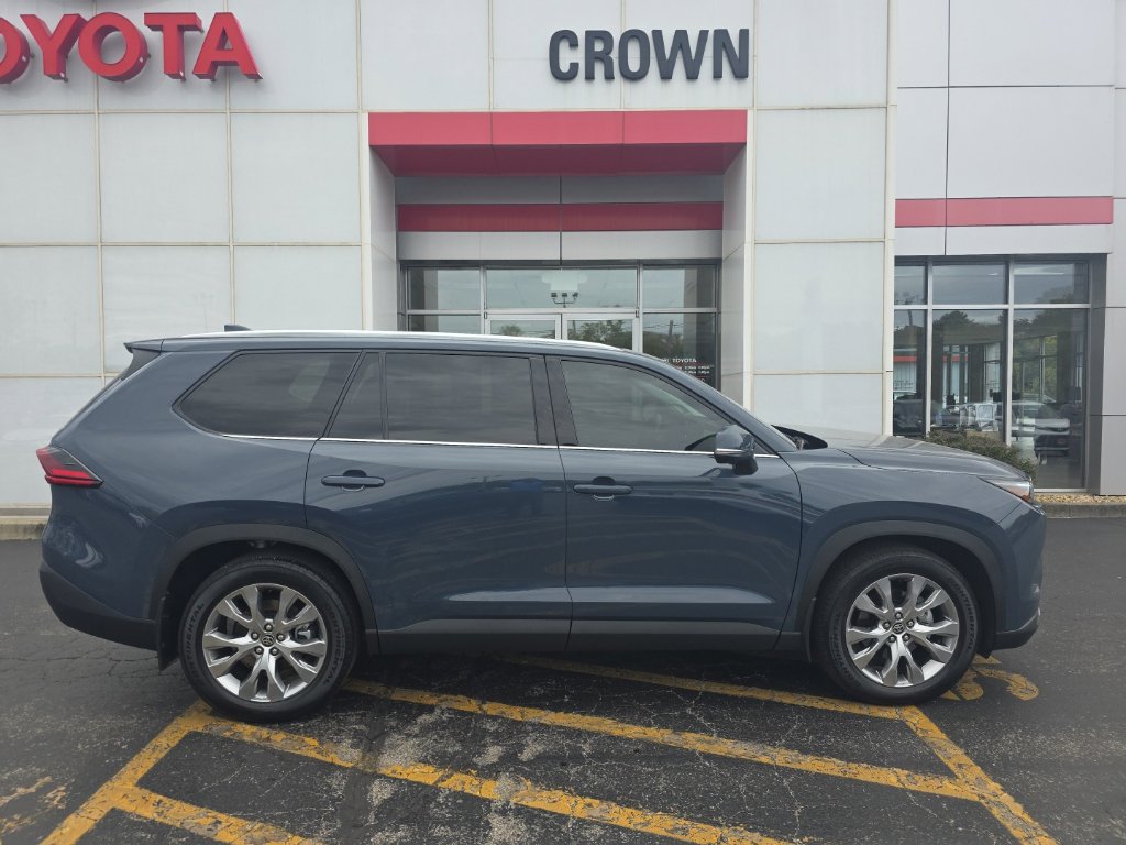Used 2026 Toyota Grand Highlander FWD image 2
