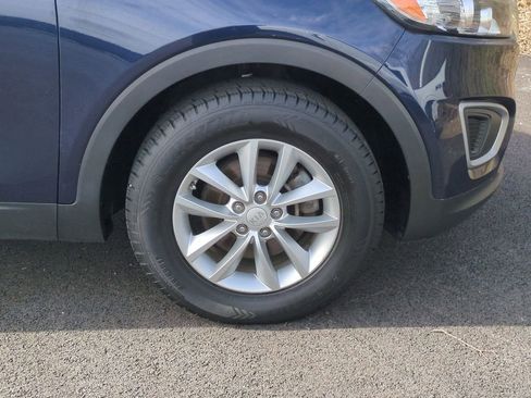 Used 2018 Kia Sorento LX image 21