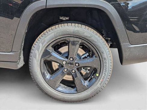 New 2025 Jeep Grand Cherokee L Limited w/ Black Appearance Package image 10