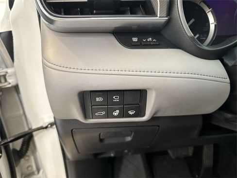 Used 2021 Toyota Highlander Platinum image 36