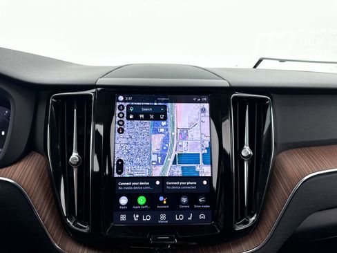 Used 2023 Volvo XC60 B5 Plus w/ Protection Package Premier FWD image 5