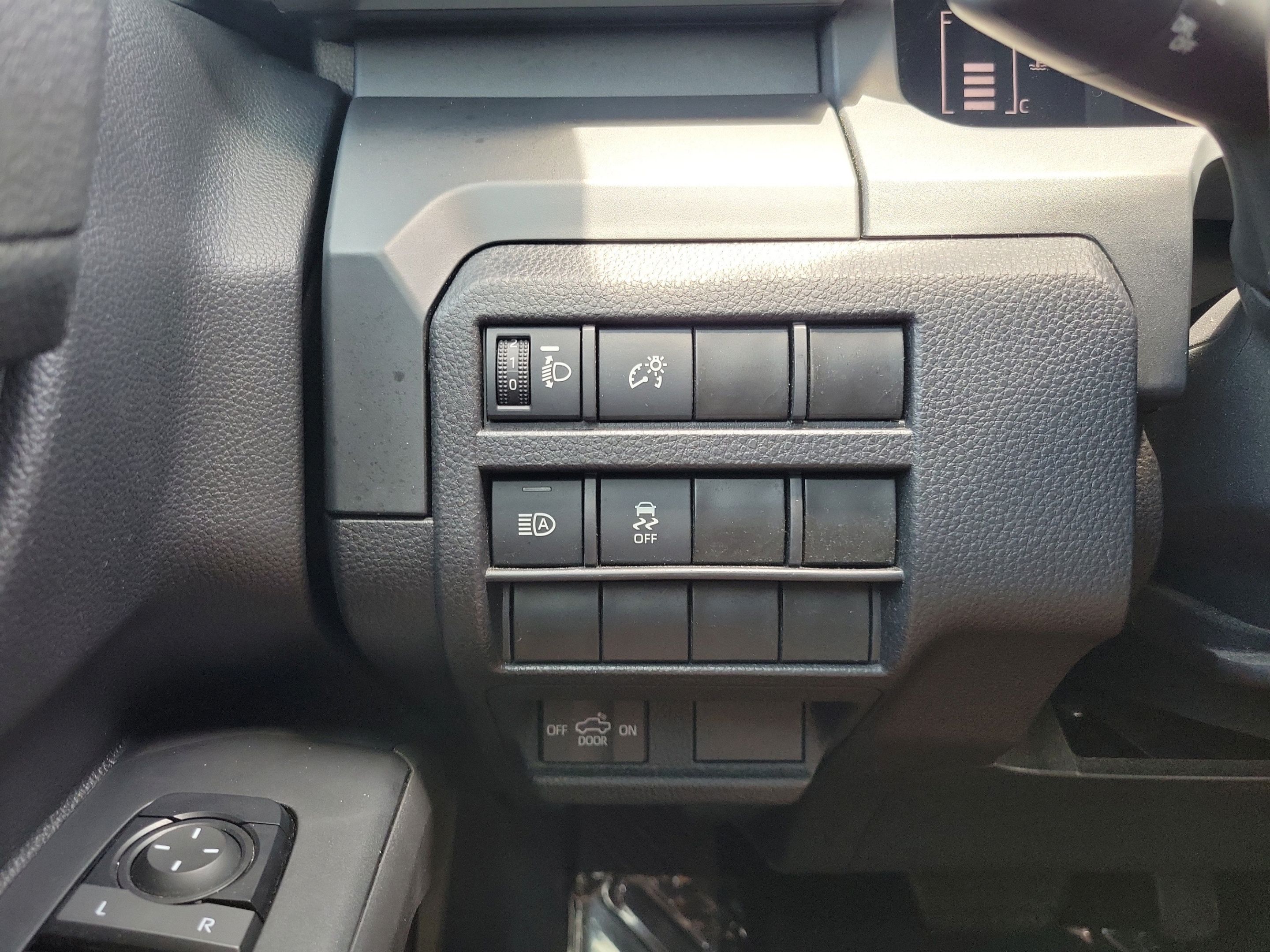 Used 2024 Toyota Tacoma SR w/ SR Upgrade Package RWD image 19