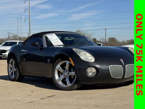 Used 2007 Pontiac Solstice Convertible w/ Premium Package image 2