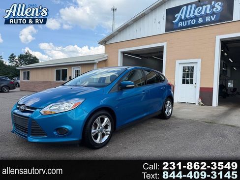 Used 2013 Ford Focus SE w/ SE Winter Pkg FWD image 1