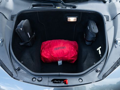 Used 2013 Ferrari 458 Italia Coupe RWD image 39