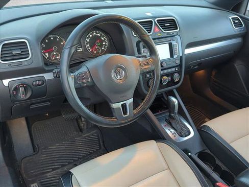 Used 2015 Volkswagen Eos Final Edition image 9