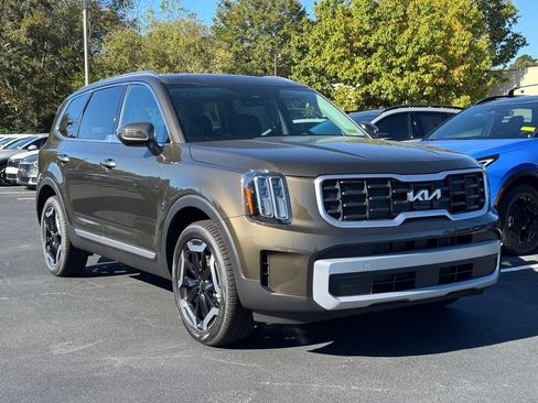 New 2025 Kia Telluride S image 1