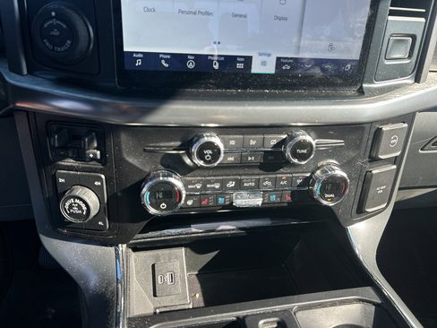 Used 2021 Ford F150 Lariat w/ Equipment Group 502A High image 16