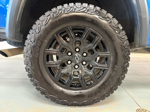 Used 2024 Chevrolet Colorado Trail Boss w/ Advanced Trailering Package AWD/4WD image 9