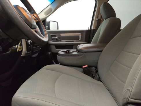 Used 2020 RAM 1500 Classic SLT RWD image 17