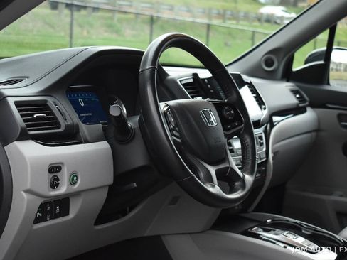 Used 2019 Honda Pilot Touring image 19
