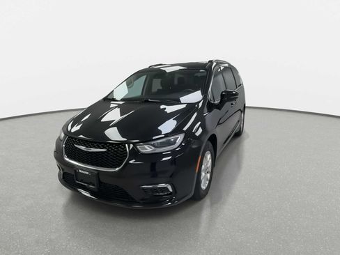 Used 2022 Chrysler Pacifica Touring-L FWD image 4