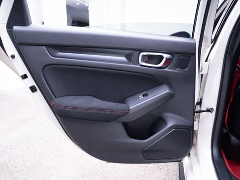 Used 2025 Honda Civic Type R image 16