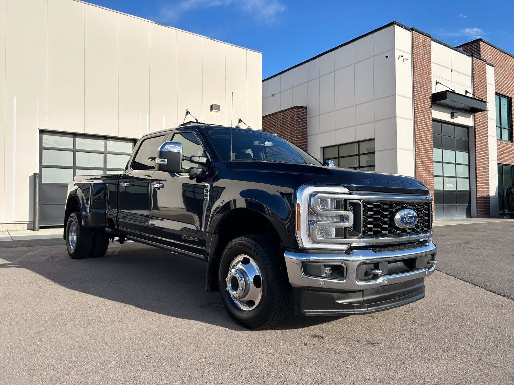 Used 2023 Ford F350 King Ranch AWD/4WD image 1