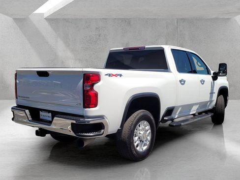 Used 2024 Chevrolet Silverado 2500 LTZ AWD/4WD image 4