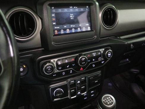 Used 2022 Jeep Wrangler Unlimited Sport AWD/4WD image 23