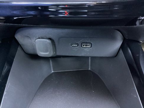 Used 2025 Chevrolet Trax LT w/ LT Convenience Package image 24