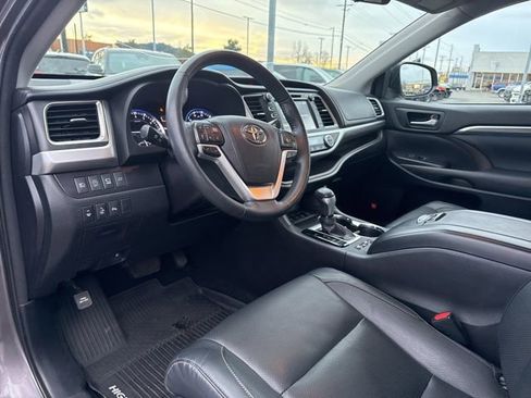 Used 2018 Toyota Highlander Limited image 19