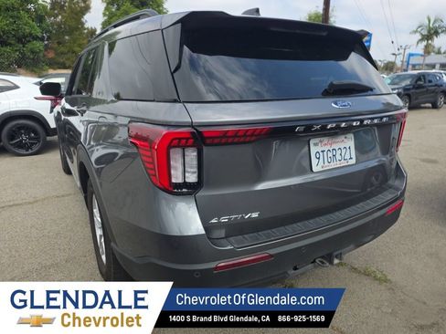 Used 2025 Ford Explorer Active RWD image 4