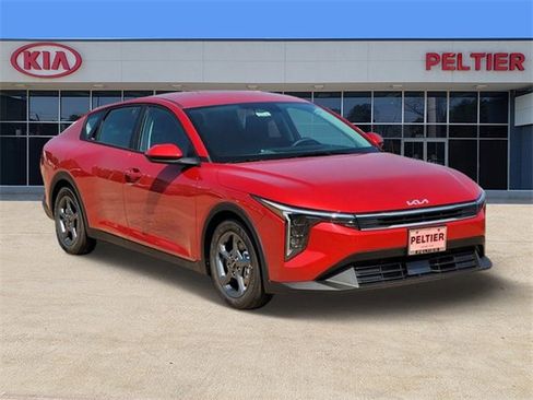 Used 2025 Kia K4 LXS image 1