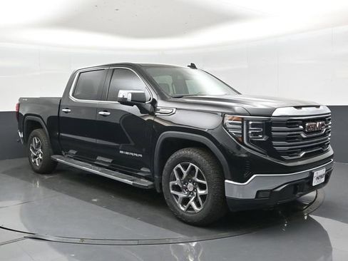 Used 2022 GMC Sierra 1500 SLT w/ SLT Convenience Package AWD/4WD image 1