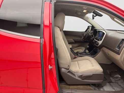 Used 2015 GMC Canyon SLE AWD/4WD image 16