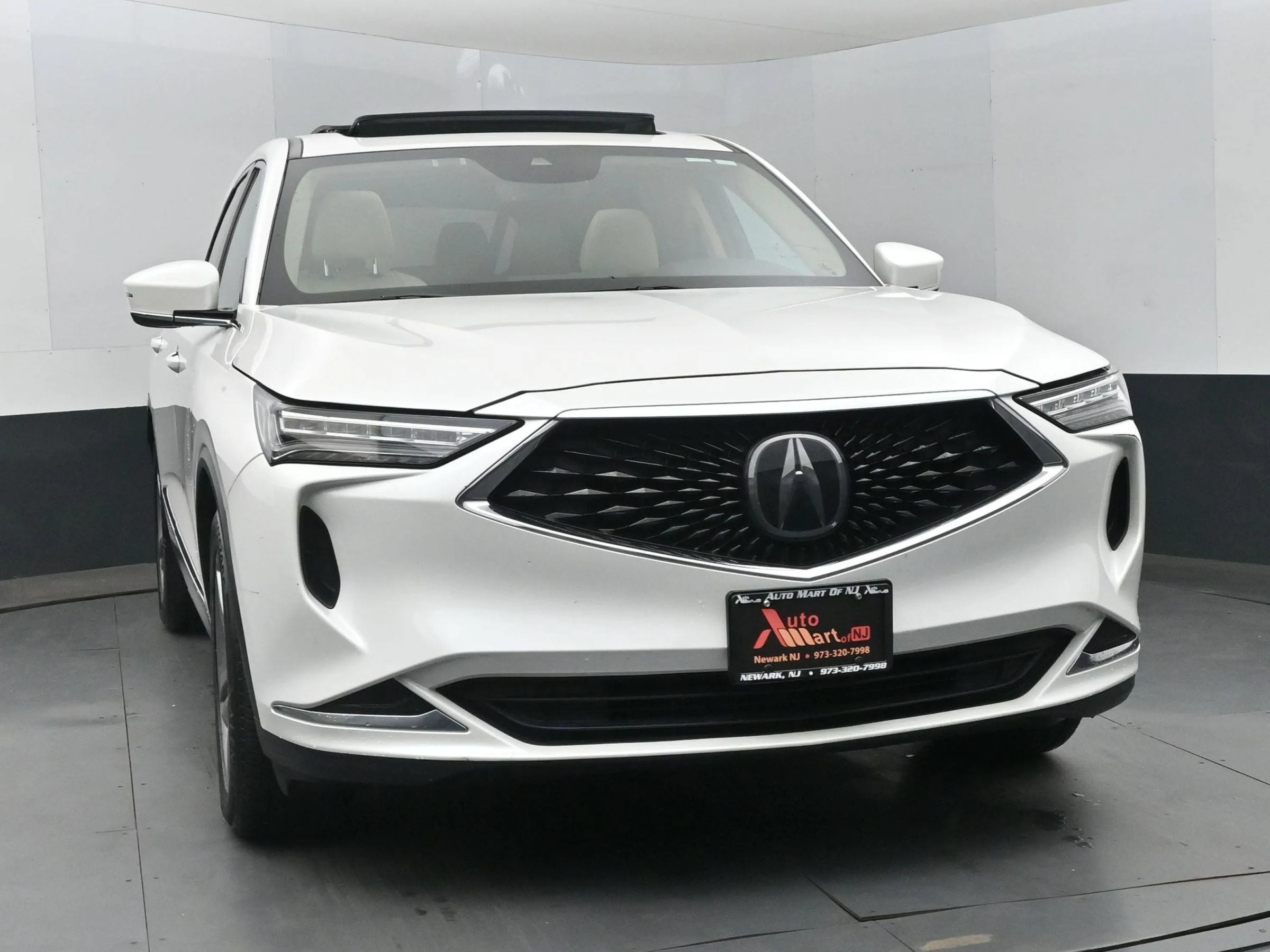 Used 2023 Acura MDX SH-AWD image 3