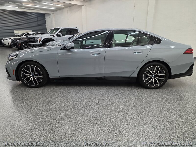 Used 2024 BMW i5 eDrive40i w/ M Sport Package RWD image 5