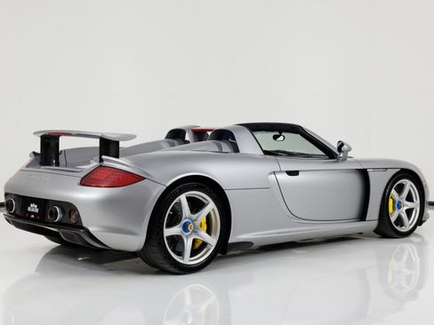 Used 2004 Porsche Carrera GT RWD image 4
