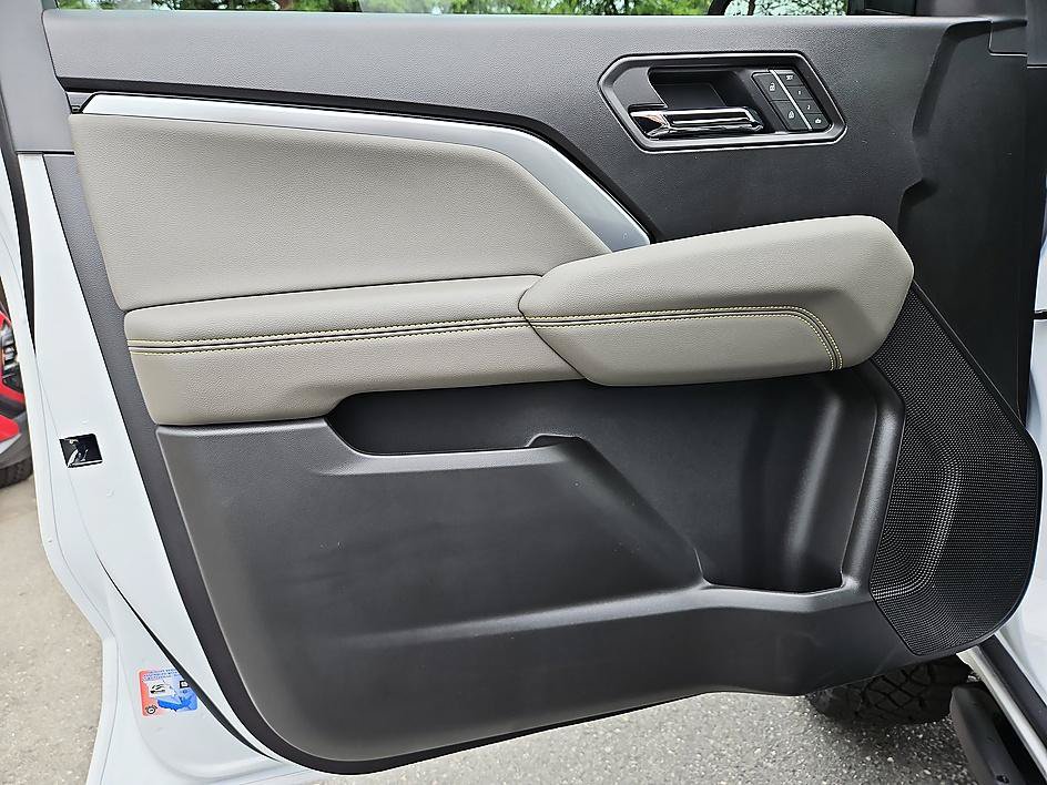 New 2026 Chevrolet Colorado ZR2 AWD/4WD image 13