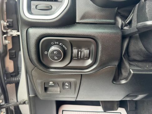 Used 2019 RAM 1500 Big Horn AWD/4WD image 28