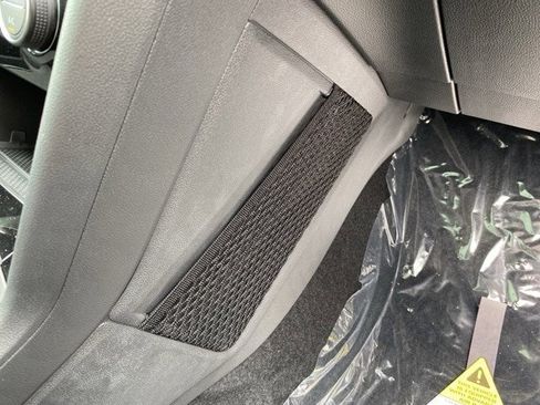 New 2024 Volkswagen Taos SE image 59