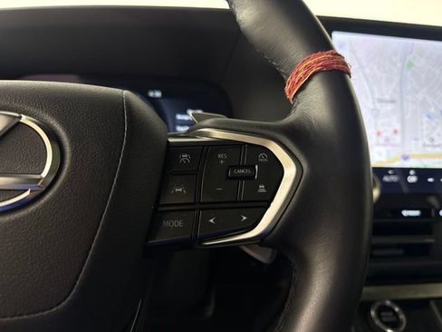 Used 2025 Lexus GX 550 w/ Accessory Package (2T) AWD/4WD image 25