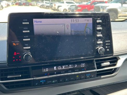 Certified 2023 Toyota Sienna Limited AWD/4WD image 38