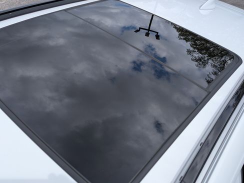 Used 2022 Chevrolet Bolt EUV Premier w/ Launch Edition image 14