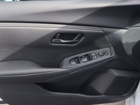 Used 2025 Nissan Sentra S image 16