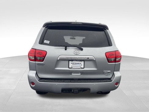 Used 2016 Toyota Sequoia Platinum AWD/4WD image 4