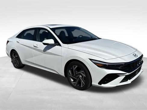 New 2026 Hyundai Elantra Limited FWD image 7