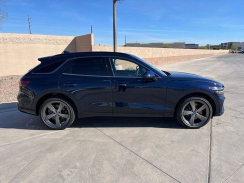 Used 2023 Genesis GV70 2.5T w/ Sport Prestige Package image 2
