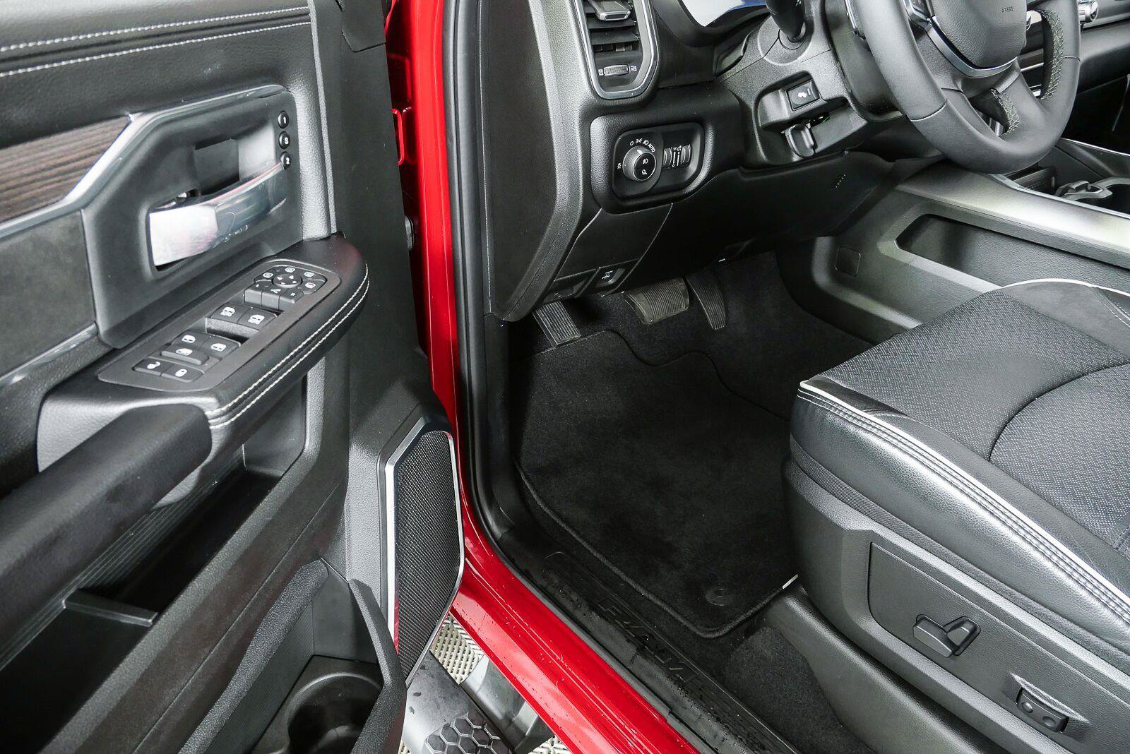 Used 2026 RAM 2500 Laramie w/ Night Edition AWD/4WD image 7