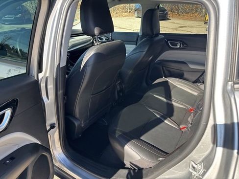 Used 2022 Jeep Compass Limited AWD/4WD image 19