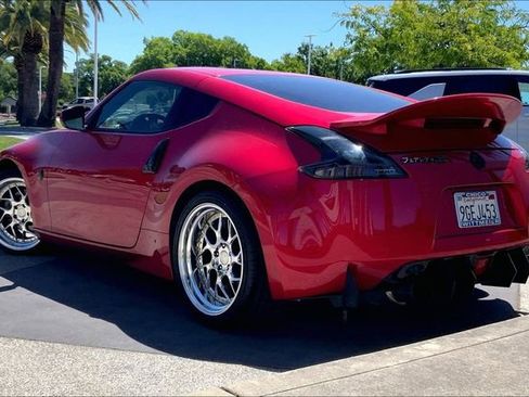 Used 2020 Nissan 370Z Coupe RWD image 12