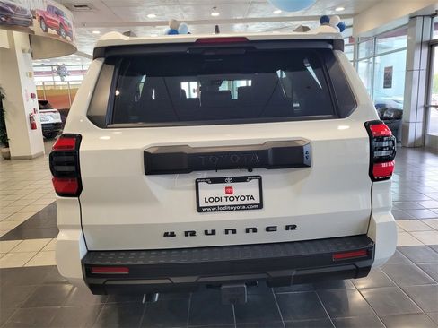 New 2026 Toyota 4Runner SR5 image 6